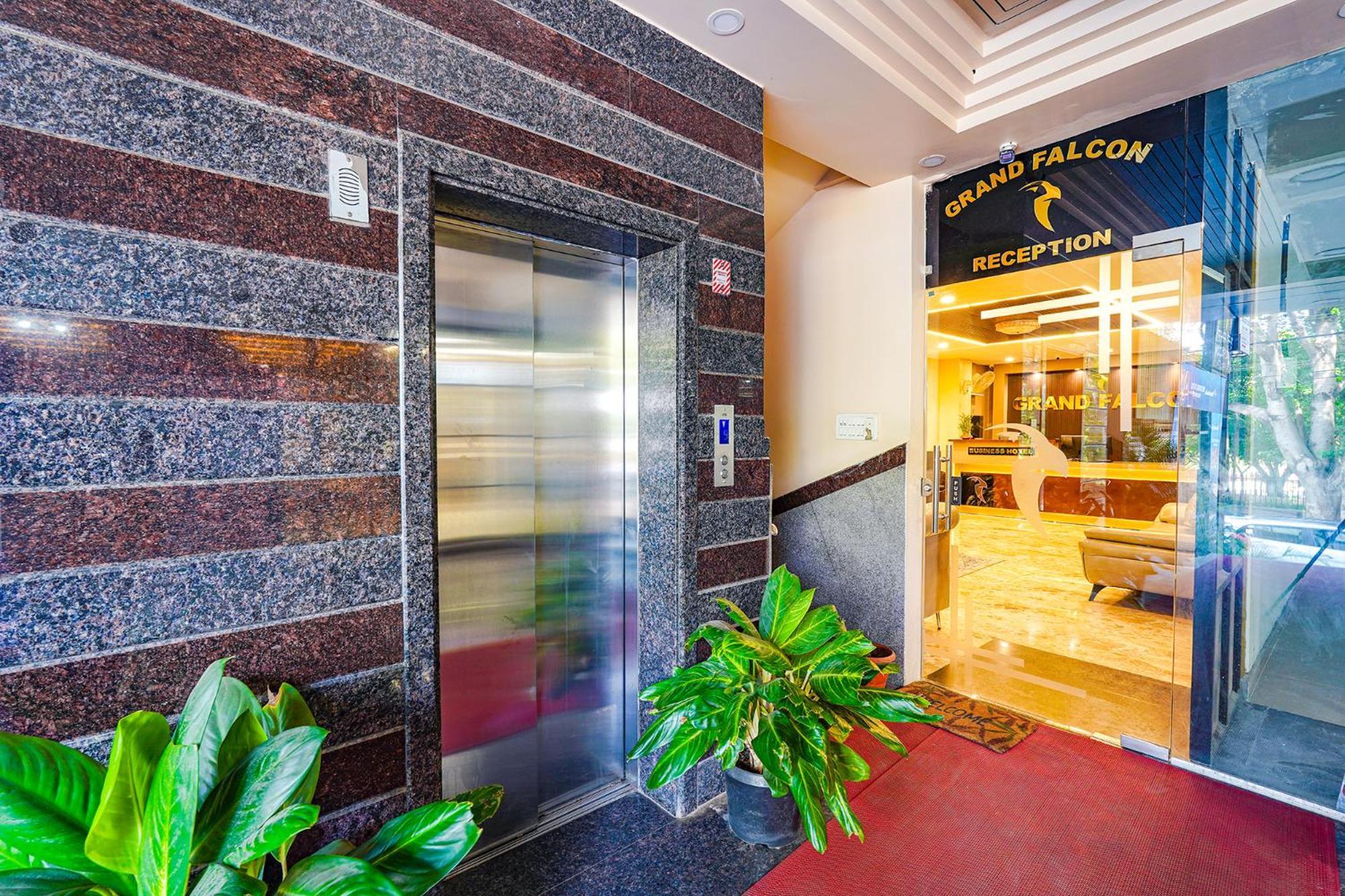 Fabhotel Grand Falcon Bangalore Luaran gambar