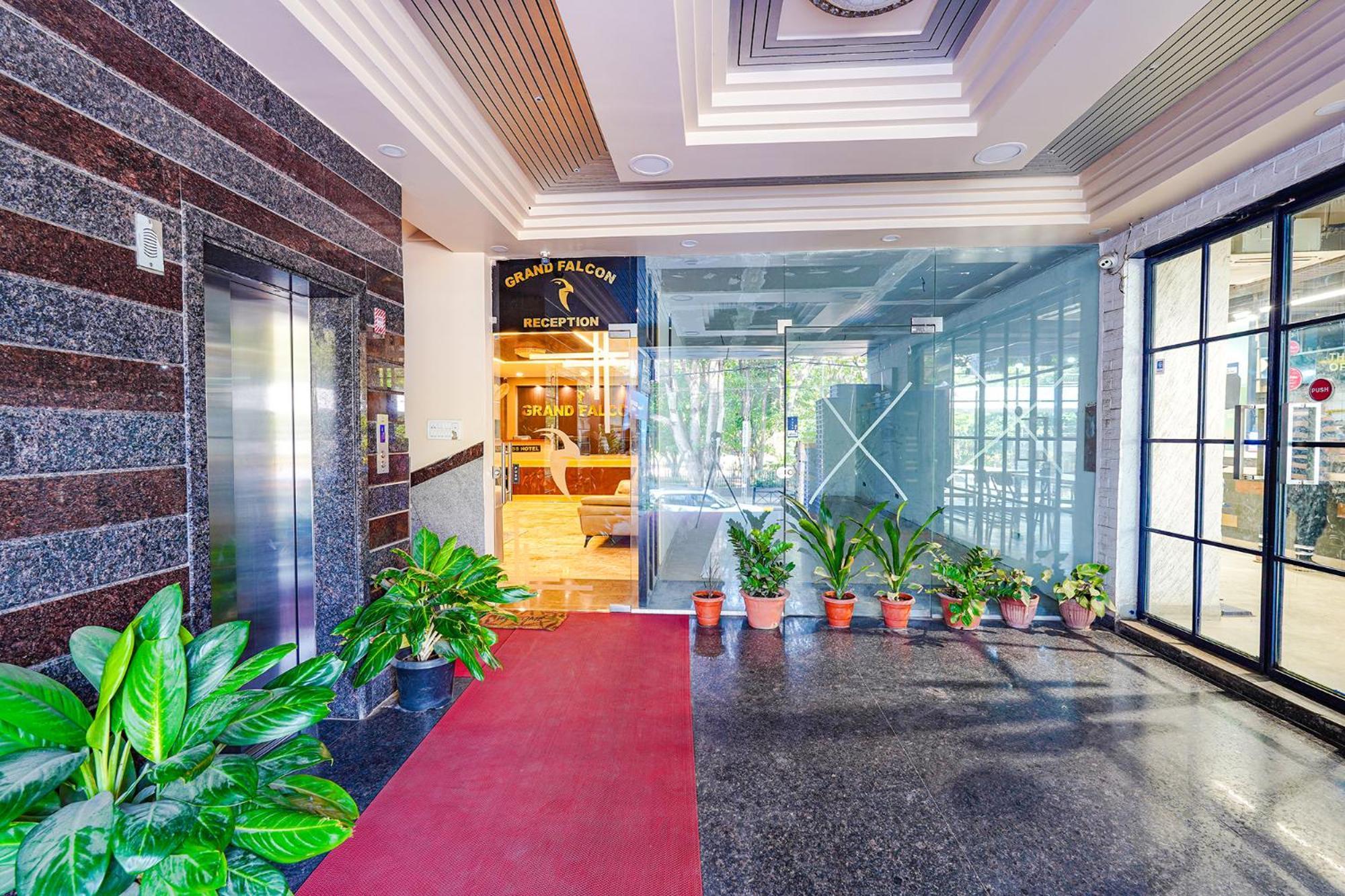 Fabhotel Grand Falcon Bangalore Luaran gambar